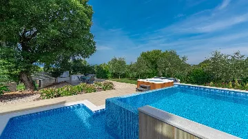 Villa in Ljutici for Up to 10 Guests