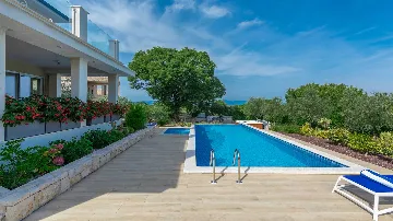 Villa in Ljutici for Up to 10 Guests