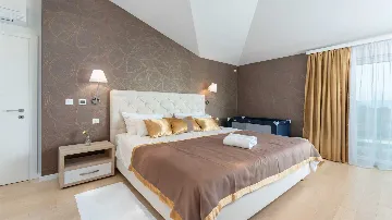 Villa in Ljutici for Up to 10 Guests