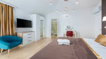Villa in Ljutici for Up to 10 Guests