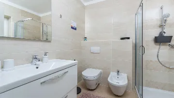 Villa in Ljutici for Up to 10 Guests