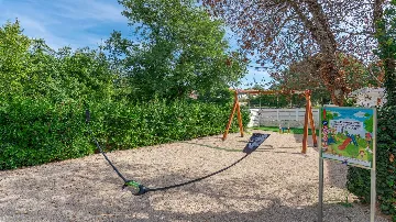 Villa in Ljutici for Up to 10 Guests