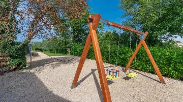 Villa in Ljutici for Up to 10 Guests