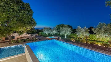 Villa in Ljutici for Up to 10 Guests