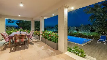 Villa in Ljutici for Up to 10 Guests