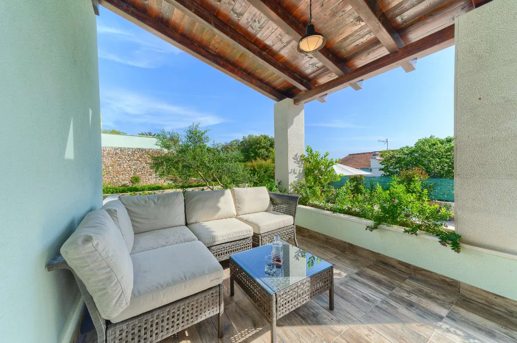 Razanj Holiday House with Heated Pool for Up to 10