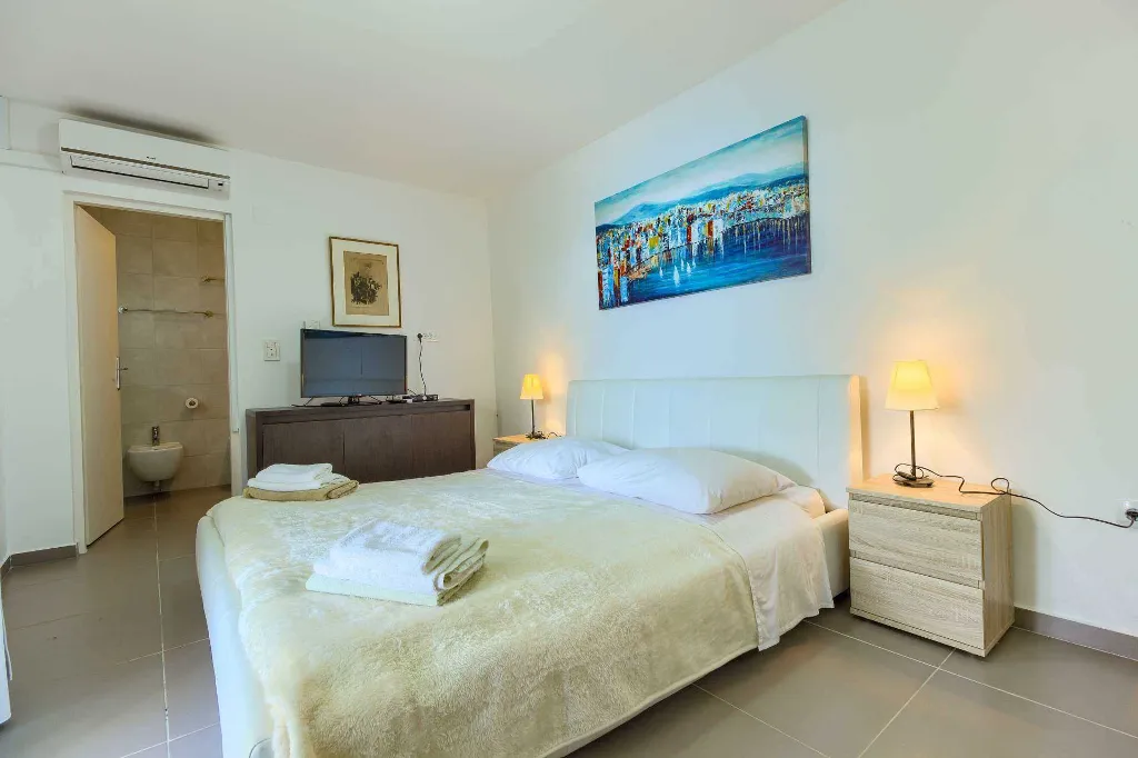 Beachfront Villa in Hvar for 12 Guests with Pool