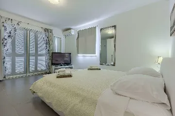 Beachfront Villa in Hvar for 12 Guests with Pool