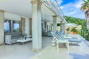 Beachfront Villa in Hvar for 12 Guests with Pool