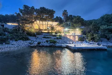 Beachfront Villa in Hvar for 12 Guests with Pool