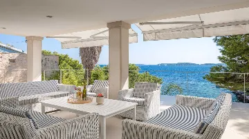 Beachfront Villa in Hvar for 12 Guests with Pool