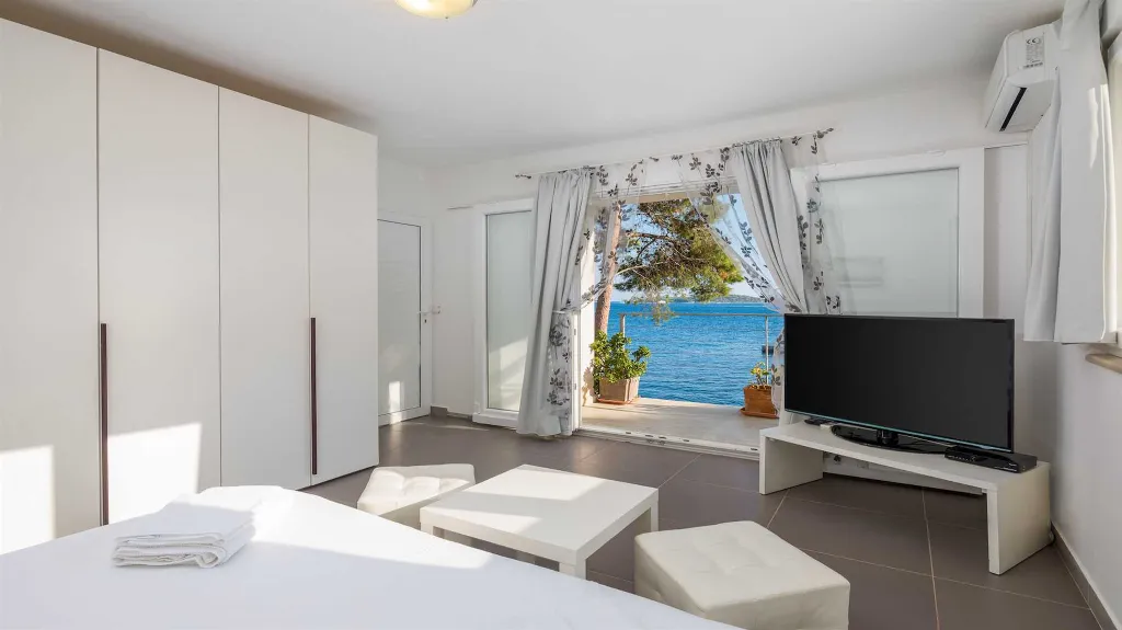 Beachfront Villa in Hvar for 12 Guests with Pool