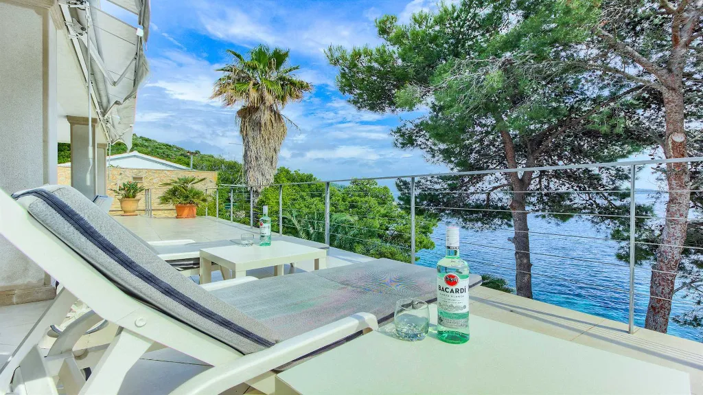 Beachfront Villa in Hvar for 12 Guests with Pool
