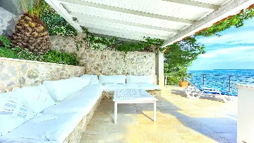Beachfront Villa in Hvar for 12 Guests with Pool