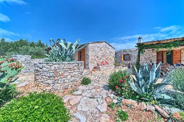 Stone Holiday House with Heated Pool in Stari Grad