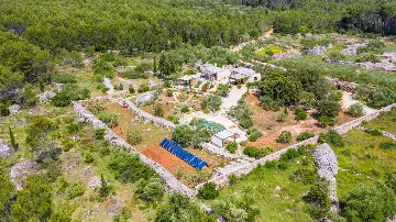 Stone Holiday House with Heated Pool in Stari Grad