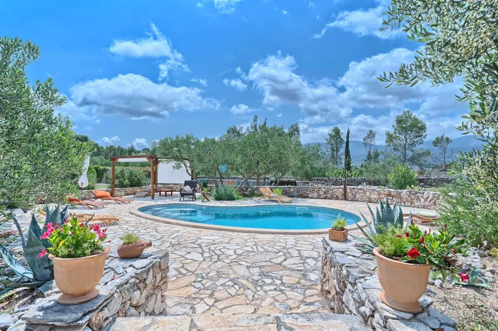 Stone Holiday House with Heated Pool in Stari Grad