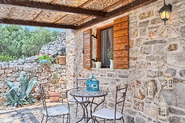 Stone Holiday House with Heated Pool in Stari Grad