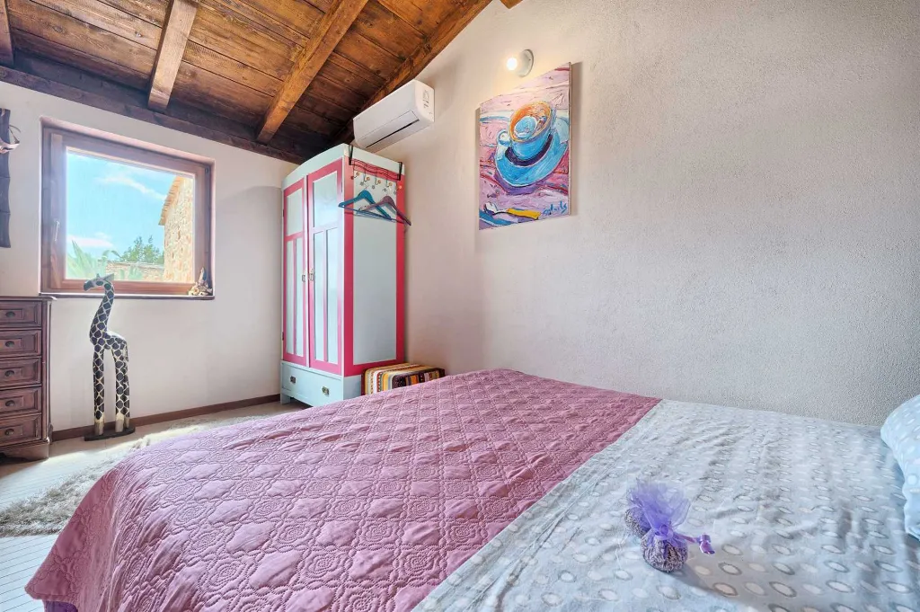 Stone Holiday House with Heated Pool in Stari Grad