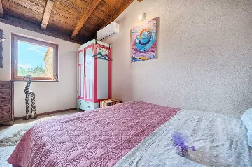 Stone Holiday House with Heated Pool in Stari Grad