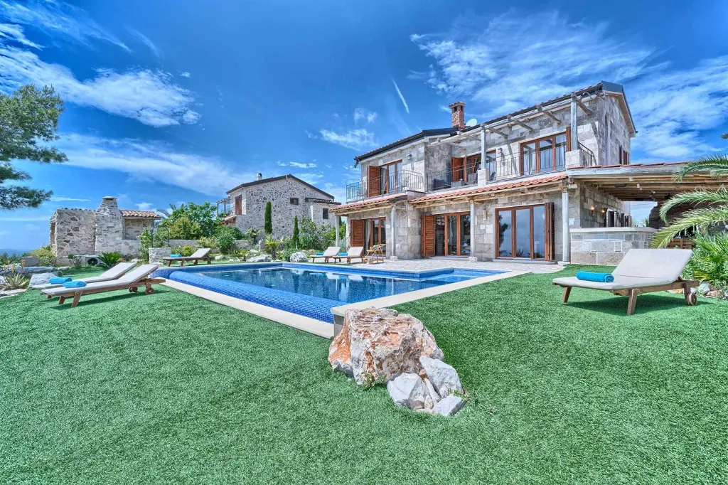 Hvar 4-Bedroom Villa with Infinity Heated Pool