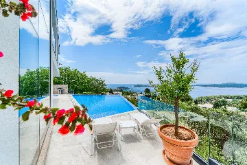 4-Bedroom Villa in Hvar for Up to 8 Guests