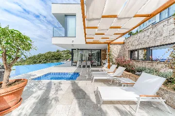 4-Bedroom Villa in Hvar for Up to 8 Guests