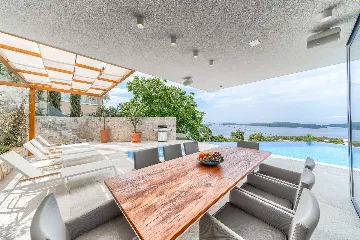 4-Bedroom Villa in Hvar for Up to 8 Guests