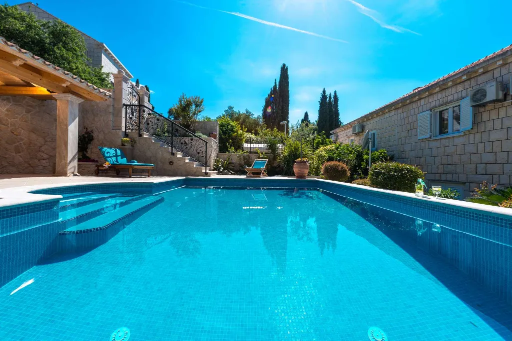 Cavtat Holiday House for 13-15 Guests