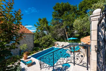 Cavtat Holiday House for 13-15 Guests