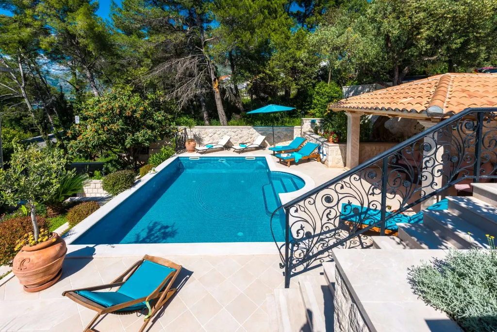 Cavtat Holiday House for 13-15 Guests