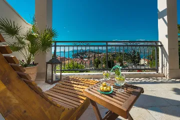 Cavtat Holiday House for 13-15 Guests