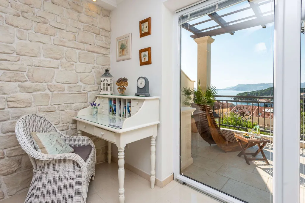 Cavtat Holiday House for 13-15 Guests