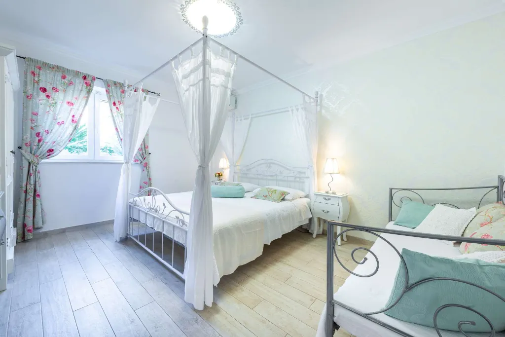 Cavtat Holiday House for 13-15 Guests