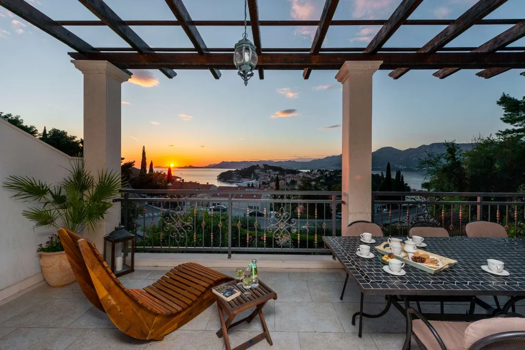Cavtat Holiday House for 13-15 Guests