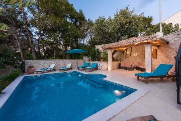 Cavtat Holiday House for 13-15 Guests