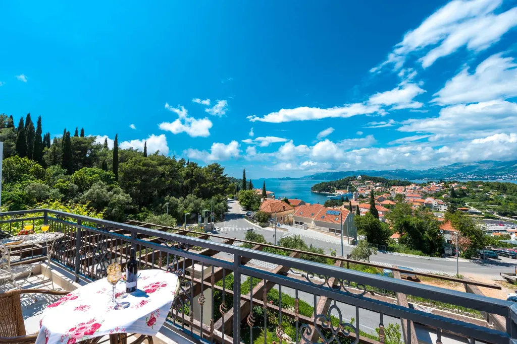 Cavtat Holiday House for 13-15 Guests