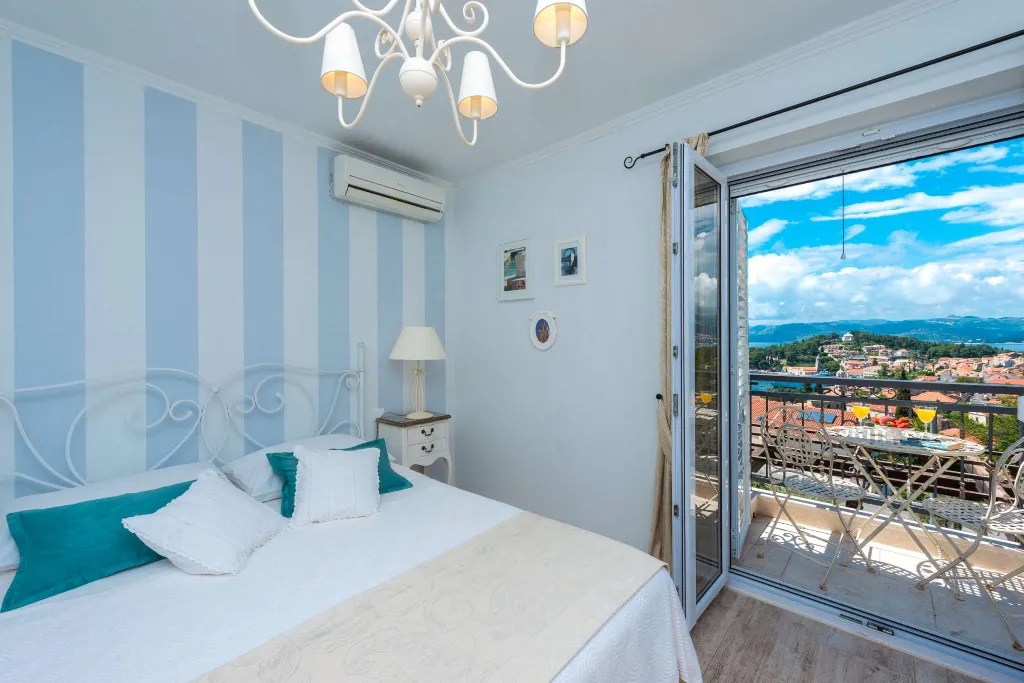 Cavtat Holiday House for 13-15 Guests