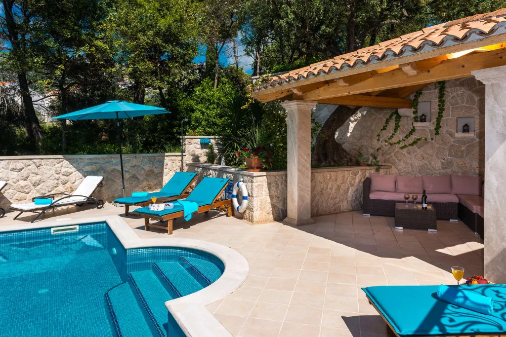 Cavtat Holiday House for 13-15 Guests