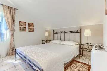 Mlini 4-Bedroom Villa for Up to 10 Guests