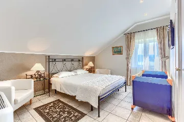 Mlini 4-Bedroom Villa for Up to 10 Guests