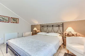 Mlini 4-Bedroom Villa for Up to 10 Guests