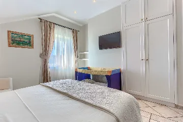 Mlini 4-Bedroom Villa for Up to 10 Guests