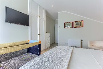 Mlini 4-Bedroom Villa for Up to 10 Guests