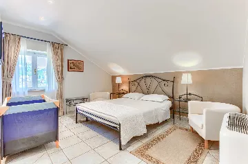 Mlini 4-Bedroom Villa for Up to 10 Guests