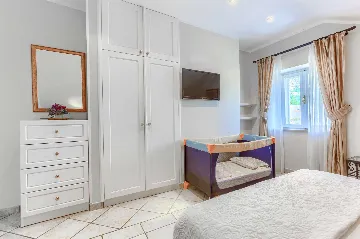 Mlini 4-Bedroom Villa for Up to 10 Guests