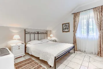 Mlini 4-Bedroom Villa for Up to 10 Guests