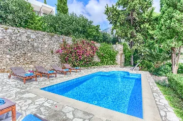 Mlini 4-Bedroom Villa for Up to 10 Guests