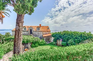 Mlini 4-Bedroom Villa for Up to 10 Guests