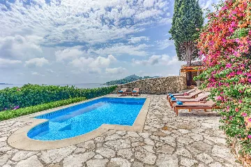 Mlini 4-Bedroom Villa for Up to 10 Guests